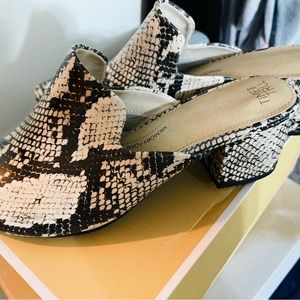 Snakeskin ladies dress shoes